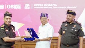 Gubernur abali Wayan Koster menyambut baik komitmen Kejaksaan Tinggi Bali.