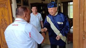 Kabar duka menyelimuti warga Jakarta dan dunia bela diri Indonesia. Mayjen TNI (Purn) Eddie Marzuki Nalapraya, mantan Wakil Gubernur DKI Jakarta periode 1984–1987 sekaligus tokoh legendaris pencak silat, telah berpulang pada Selasa, 13 Mei 2025.
