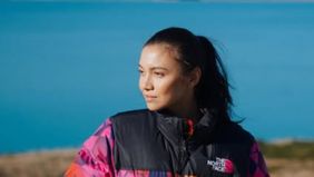 Artis ternama asal Indonesia, Angela Gilsha membagikan kisah pengalaman dirinya yang menegangkan setelah mengunjungi Pulau Kawe, Kabupaten Raja Ampat, Papua.