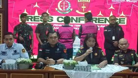 Kejari Tangerang Selatan (Tangsel) menetapkan tiga pejabat dari salah satu bank BUMN di kawasan Serpong sebagai tersangka dalam kasus dugaan korupsi kredit fiktif senilai Rp10 miliar.