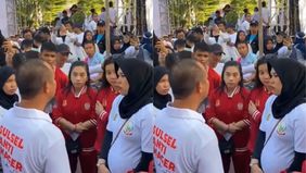Sejumlah atlet asal Sulawesi Selatan yang meraih medali di Pekan Olahraga Nasional (PON) XXI Aceh-Sumut 2024 menangis setelah bonus yang dijanjikan tidak sesuai.