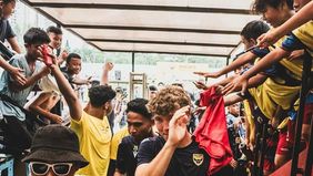 Pemain Oxford United, Ole Romeny mengirimkan pesan kepada masyarakay Indonesia atas sambutannya selama berada di Tanah Air.