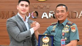 Komando Armada Republik Indonesia (Koarmada RI) resmi mengangkat anggota Komisi X DPR RI, Verrell Bramasta, sebagai Duta Maritim TNI AL.