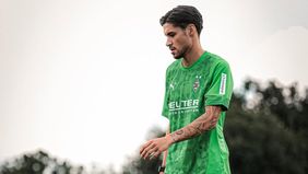 Pemain belakang Timnas Indonesia sekaligus penggawa baru Borussia Monchengladbach, Kevin Diks menjalani debut tidak resminya bersama klub Bundesliga itu.