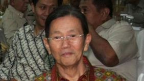 Mantan Menteri Koordinator Ekonomi era Presiden Gus Dur, Kwik Kian Gie meninggal dunia di usia 90 tahun pada Senin malam kemarin, 28 Juli 2025, sekitar pukul 22.00 WIB.