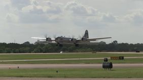 Beredar video memperlihatkan pesawat Boeing 29 Superfortress pengebom Hiroshima dan Nagasaki tempat pada 80 tahun yang menjatuhkan bom atom dengan julukan 'Little Boy'.