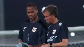 Asisten pelatih Timnas Indonesia, Alex Pastoor tampaknya sudah tidak sabar untuk menjalani serangkai pertandingan bersama Jay Idzes dan kawan-kawan.