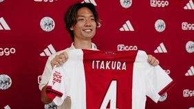 Rekan satu tim Kevin Diks di Borussia Mönchengladbach, Ko Itakura pindah ke klub Eredivisie yaitu Ajax Amsterdam.