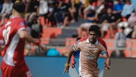 Semen Padang berhasil meraih tiga poin setelah mempermalukan Dewa United dengan skor 2-0 dalam lanjutan Super League matchday kedua di Stadion Haji Agus Salim, Jumat 15 Agustus 2025.