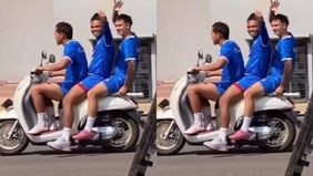 Memperlihatkan punggawa baru Persib Bandung Eliano Reijnders tertangkap boncengan motor bertiga bersama Adam Alis dan Saddil Ramdani. Hal tersebut menjadi viral di media sosial.