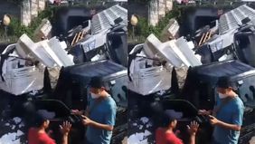 Sebuah dump truck mengalami kecelakaan dan terjun bebas dari Tol Tangerang–Merak arah Jakarta, tepatnya di sekitar terowongan Kaligandu, Kota Serang, pada Sabtu 4 Oktober 2025.