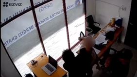 Seorang karyawati baru di Mitra MBG Jatimekar II mengaku menjadi korban perlakuan kasar oleh atasannya yang diduga merupakan anak anggota TNI. Pengakuan tersebut dibagikan melalui unggahan di media sosial dan langsung menjadi viral.