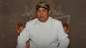 Dalang wayang kulit legendaris, Kanjeng Raden Tumenggung Haryo Lebdo Nagoro atau yang lebih dikenal dengan nama Ki Anom Suroto, meninggal dunia pada usia 77 tahun.