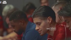 Beberapa pemain Timnas Indonesia terlihat muram di locker room setelah babak pertama berakhir menghadapi Arab Saudi dalam Putaran Keempat Kualifiaksi Piala Dunia 2026.