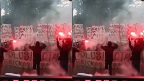 Kelompok suporter Timnas Indonesia, Ultras Garuda mendatangi kantor PSSI di GBK Arena yang meminta Erick Thohir untuk mundur sebagai Ketua PSSI pada Jumat 14 November 2025.