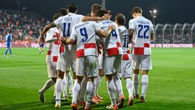 Timnas Kroasia memastikan tempat di putaran final Piala Dunia 2026 setelah meraih kemenangan meyakinkan 3-1 atas Kepulauan Faroe pada laga kesembilan Grup L Kualifikasi Zona Eropa di Stadion HNK Rijeka, Sabtu dini hari tadi, 15 November 2025.