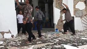 Gempa bumi tektonik bermagnitudo 6,3 mengguncang wilayah Simeulue, Provinsi Aceh, pada Kamis 27 November 2025, sekitar pukul 11.56.24 WIB.