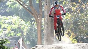 Atlet balap sepeda Rendy Varera Sanjaya menjadi penyumbang medali emas keenam bagi Kontingen Indonesia setelah tampil sebagai yang tercepat pada nomor MTB Eliminator SEA Games 2025 di Thailand.
