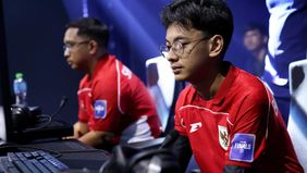 Timnas eFootball Indonesia berhasil memastikan tiket ke babak perempat final FIFAe World Cup ft. eFootbal Console 2025 setelah tampil konsisten sepanjang fase grup. Duet andalan Rizky Faidan dan Elga Cahya Putra menutup persaingan di Grup B sebagai r