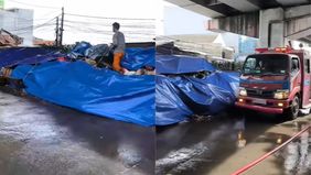 Beredar video memperlihatkan tumpukan sampah sepanjang  kolong flyover Ciputat, Jalan Ir H Juanda hingga mengeluarkan bau yang tidak sedap. Hal tersebut menjadi viral di media sosial.