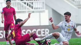 Arema FC harus puas berbagi poin setelah bermain imbang 2-2 atas tamunya Madura United dalam lanjutan Super League di Stadion Kanjuruhan pada Selasa 23 Desember 2025.