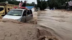 Hujan dengan intensitas tinggi mengguyur sebagian besar wilayah Kalimantan Selatan (Kalsel) sejak Sabtu 27 Desember 2025. Hal tersebut menjadi viral di media sosial.
