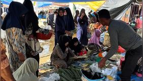 Geliat aktivitas jual-beli di Pasar Sabtu Tualang Cut, Aceh Tamiang, Aceh, membuat semringah para pedagang.