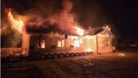 Beredar video memperlihatkan Kantor PT Raihan Catur Putra (RCP), perusahaan tambang nikel yang beroperasi di Kabupaten Morowali, Sulawesi Tengah, dibakar oleh warga.