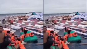 Sebuah video yang beredar luas di media sosial memperlihatkan detik-detik sebuah kapal kayu diduga tenggelam saat berlayar dari Pelabuhan Bajoe, Kabupaten Bone menuju Pelabuhan Boepinang, Kabupaten Bombana, Sulawesi Tenggara, Sabtu 14 Februari 2026.