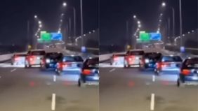Aksi lima mobil yang melakukan konvoi sambil melaju zigzag di ruas Tol Bekasi&ndash;Cawang&ndash;Kampung Melayu (Becakayu), Jakarta Timur, viral di media sosial. Kepolisian pun menelusuri identitas para pengemudi yang terlibat dalam aksi berbahaya tersebut.