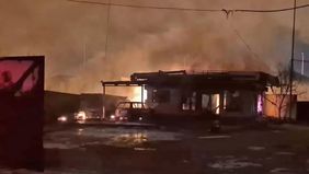 Kebakaran hebat yang melanda area Stasiun Pengisian Bulk Elpiji (SPBE) di Jalan Cinyosog, Kelurahan Cimuning, Kecamatan Mustika Jaya, Kota Bekasi, Jawa Barat, pada Rabu malam, 1 April 2026, diduga dipicu oleh kebocoran gas.