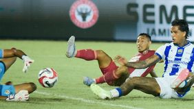 Pelatih Persib Bandung, Bojan Hodak mengaku sempat kesulitan saat menghadapi Semen Padang FC dalam lanjutan Super League di Stadion Haji Agus Salim pada Minggu malam kemarin, 5 April 2026.