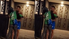 Kisah mengharukan dialami driver ojol yang mendapatkan Jersey pemain Persib Bandung yaitu Layvin Kurzawa saat mengantarkan makanan ke rumahnya.