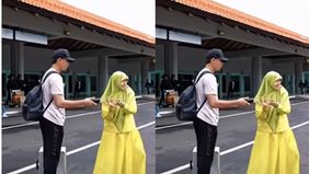 Momen tak biasa dialami kapten Persija Jakarta sekaligus pemain Timnas Indonesia, Rizky Ridho, saat tiba di Bandara I Gusti Ngurah Rai, Selasa 21 April 2026.