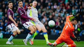 Manchester City berhasil merebut posisi puncak klasemen Liga Inggris usai meraih kemenangan tipis 1-0 atas Burnley dalam laga yang berlangsung di Turf Moor, Kamis dini hari tadi, 23 April 2026.