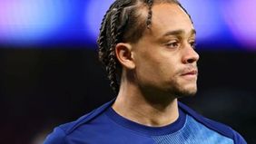 Gelandang Tottenham Hotspur, Xavi Simons dipastikan absen membela Timnas Belanda di Piala Dunia 2026 setelah mengalami cedera robek ligamen lutut anterior (ACL).