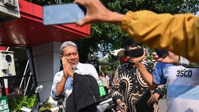 Komisi Pemberantasan Korupsi (KPK) kembali mendalami kasus dugaan korupsi di lingkungan Direktorat Jenderal Bea dan Cukai Kementerian Keuangan dengan memeriksa dua saksi, yakni pengusaha Heri Setiyono alias Heri Black dan Sri Pangestuti, pada Kamis.