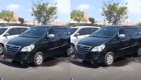 Suasana di area parkir Terminal 1 Bandara Internasional Juanda mendadak geger setelah seorang perempuan ditemukan meninggal dunia di dalam sebuah mobil Toyota Innova berwarna hitam bernomor polisi M 1090 GP, Rabu 24 Juni 2026.