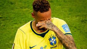 Penyerang Brasil, Neymar Jr, tak mampu menyembunyikan rasa harunya setelah kembali tampil di ajang Piala Dunia 2026. Bintang berusia 34 tahun itu mengaku menitikkan air mata usai menjalani laga pertamanya bersama Selecao.