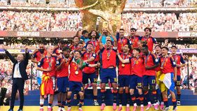Piala Dunia 2026 tidak hanya menghadirkan pertandingan-pertandingan menarik di lapangan, tetapi juga diwarnai sejumlah kontroversi yang menjadi sorotan publik sepanjang turnamen berlangsung.