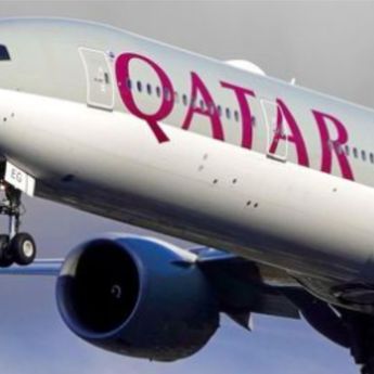 Viral Video Penumpang Qatar Airways Terjebak di Pesawat 3 Jam Tanpa AC, Sampai Pada Buka Baju