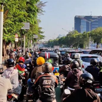 Sulit Bergerak, Ini Potret Macet Imbas Kebakaran Hebat di Manggarai