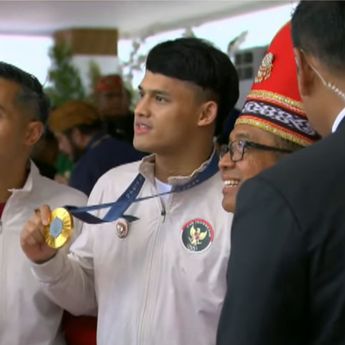 Peraih Medali Emas Olimpiade Rizki Juniansyah Rayakan HUT RI ke-79 di IKN