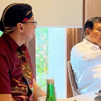 Potret Abu Janda di Rumah Prabowo: Disuruh Masuk Lewat Pintu Belakang