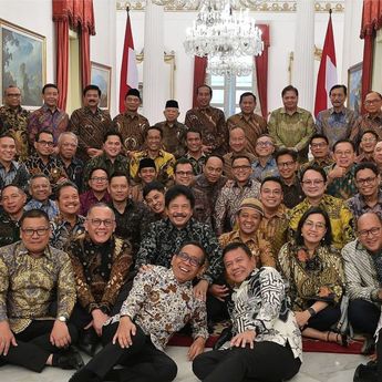 Potret Para Menteri Makan Siang Terakhir Bareng Jokowi