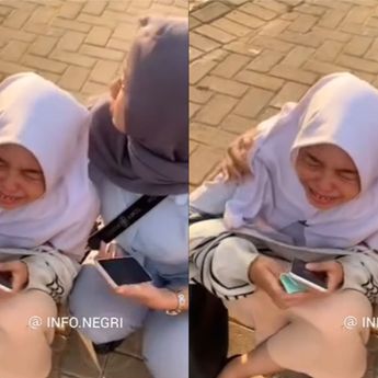 Tangis Wanita Ini Pecah Usai Motor yang Terparkir Hilang di Perpustakan Lampung