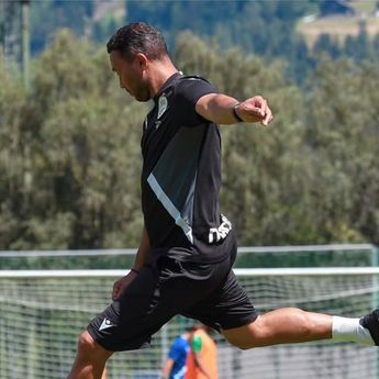 Denny Landzaat Resmi Jadi Asisten Pelatih Ajax Amsterdam