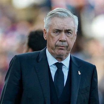 Carlo Ancelotti Bikin CBF Hapus Larangan Merokok di Kantornya