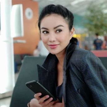 Profil Dearly Djoshua, Perempuan Cantik yang Dampingi Ari Lasso ke Pernikahan Luna Maya