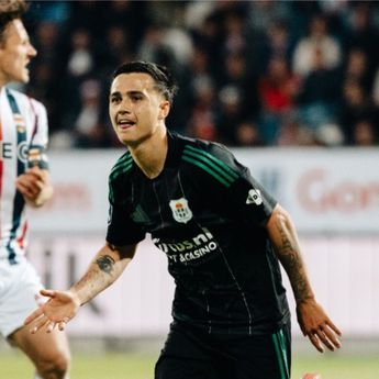Gol Cantik Eliano Reijnders Bawa PEC Zwolle Raih Poin Sempurna Atas Willem II